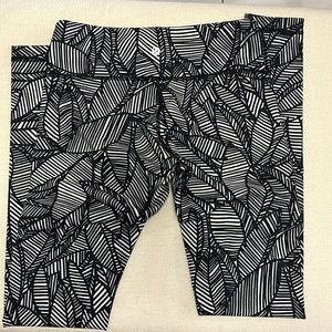 LULULEMON mid rise full length leggings size 4 inseam‎ 31’’